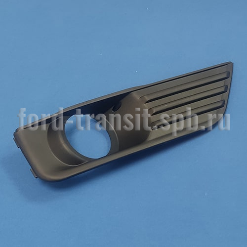 Накладка ПТФ Форд Фокус 04-08, Ц-Макс 03-07 (R, 1300402)  купить в сети магазинов автозапчастей Транзит, цена 870 ₽
